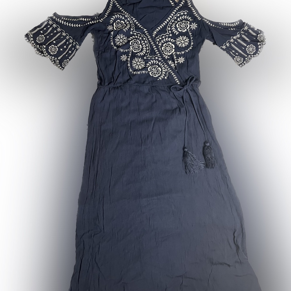 Embroidered Open Shoulder Midi - Picture 7 of 8